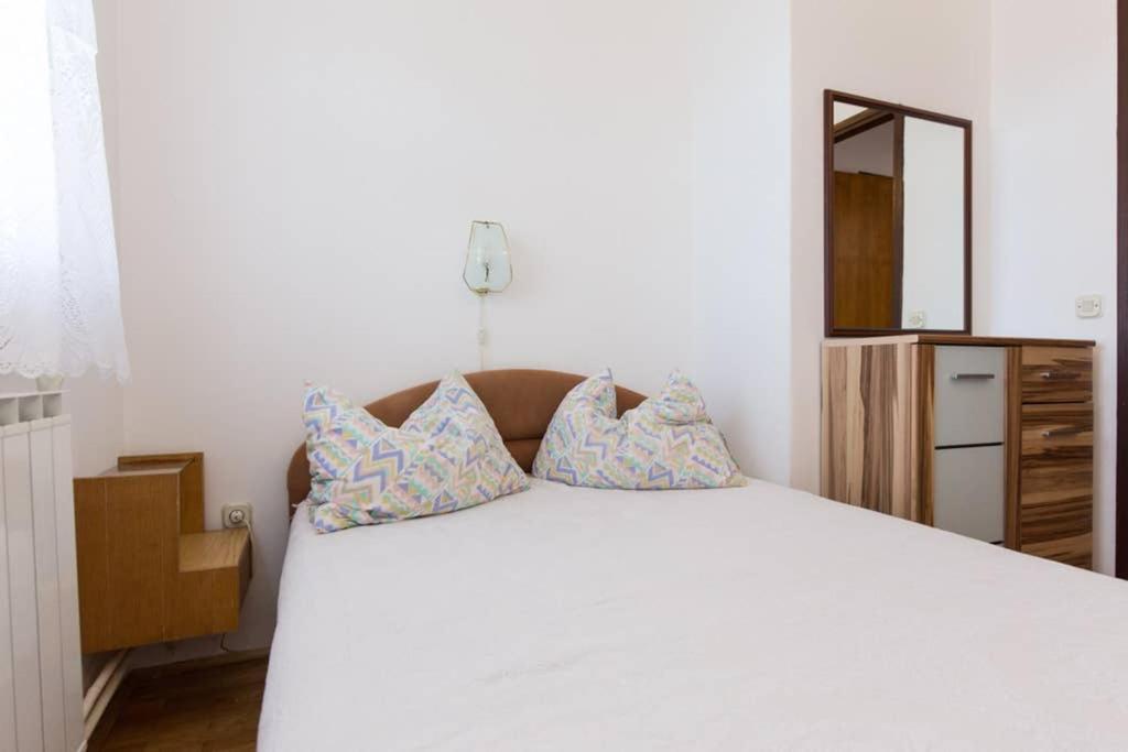 Apartment With Terace And Sea View Marica Krk Town Εξωτερικό φωτογραφία