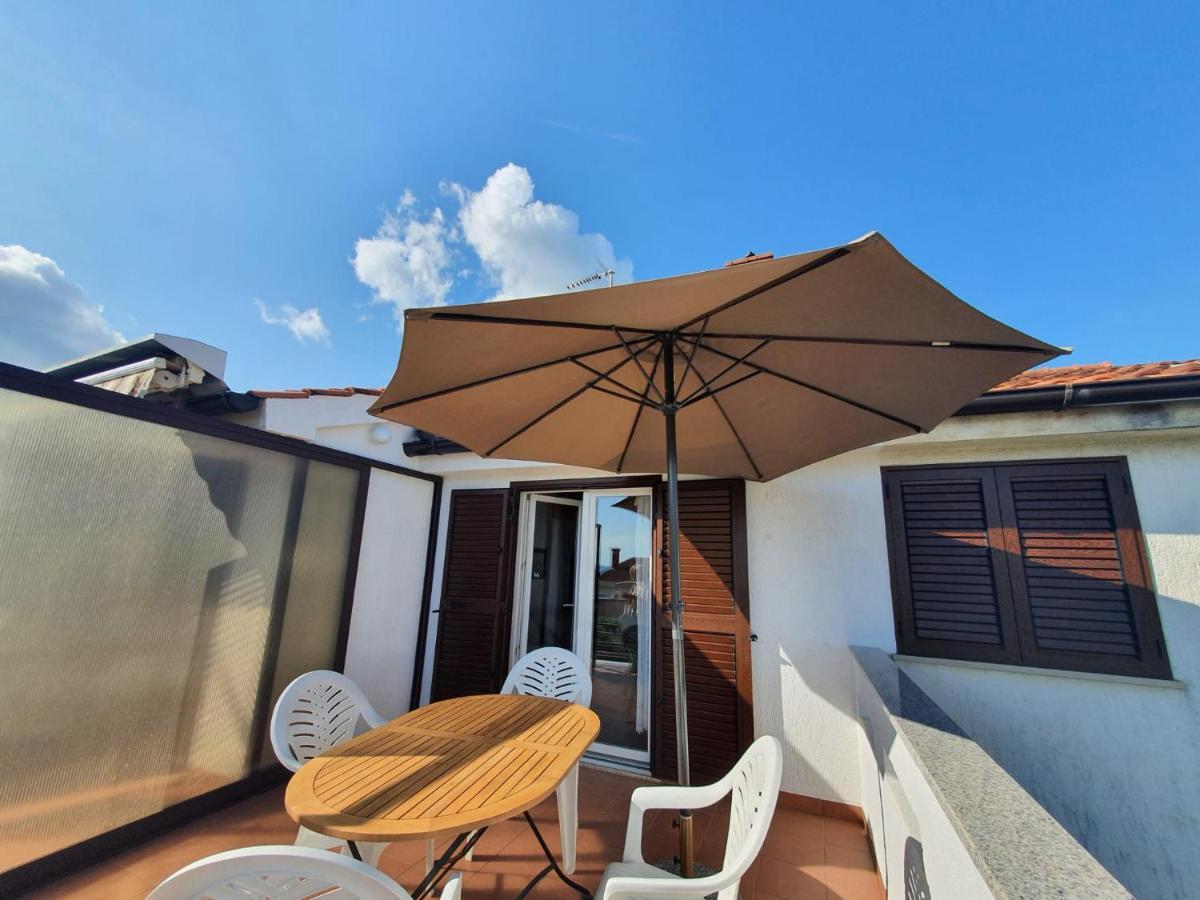 Apartment With Terace And Sea View Marica Krk Town Εξωτερικό φωτογραφία